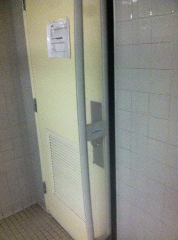 Jacob_OG_'s tweet image. Metal detector in the restroom? Sorry for using too much soap?