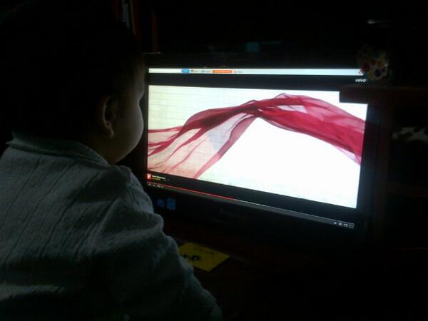 Anto_56251's tweet photo. Lo perdimos. #ahijadito #Lindo #vicio #compu #hermoso #video http://t.co/fGq8SYiqDi