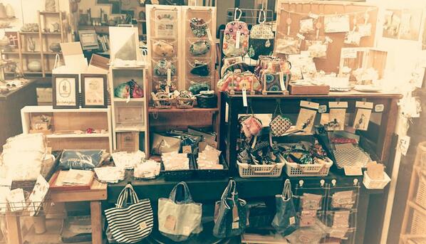 すたい屋 委託作家さん募集します 現在 6作家さんにご参加いただいている佐賀 県唐津市の唐津焼ギャラリー炎群 ほむら の店内のハンドメイドコーナー 作品の量産ができずソロ活動が難しい方 活動の場をお探しの方の応援ができればと考えています