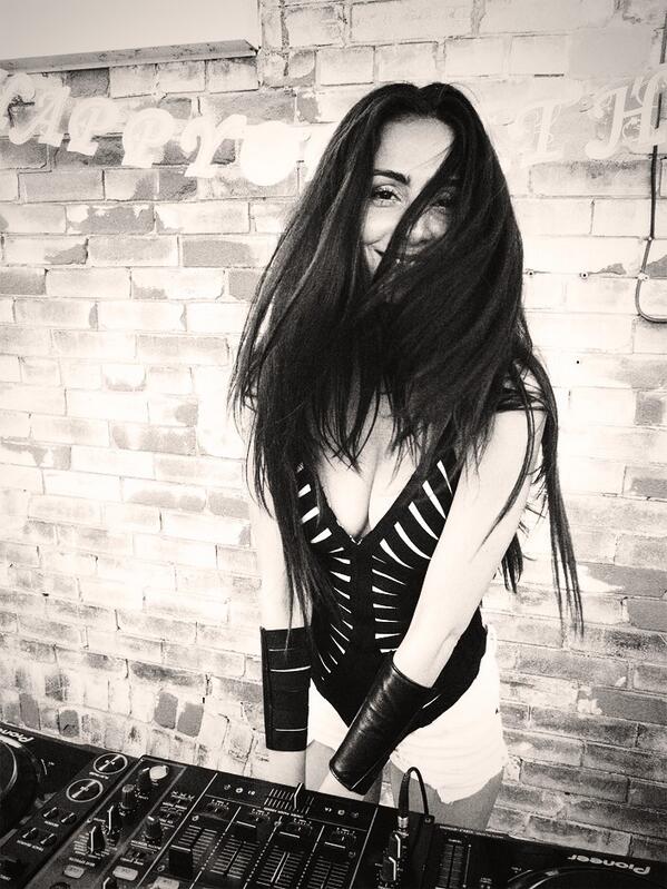 DJMissTara's tweet image. Happy freakin Canada day 🎈🐰🎈#breakingrecords #8hour set #July1st #birthday madness #bonniesclub full house #toronto