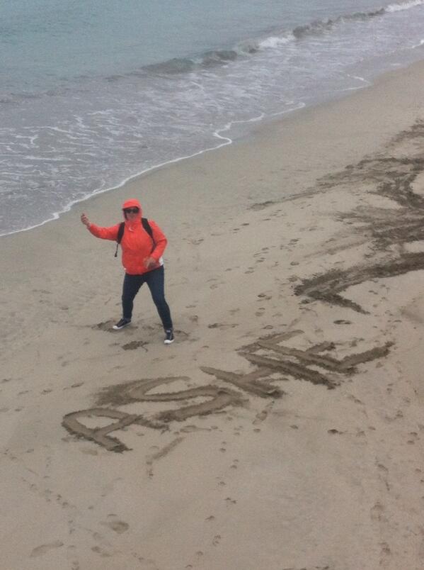 JamesEnnis3's tweet image. @kkelly3217 #kellyashe share wit your ma n aunt Joanie tell'em we got some sand