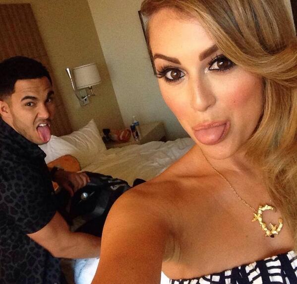 townsofrosewood's tweet image. You guys are too cute @alexavega