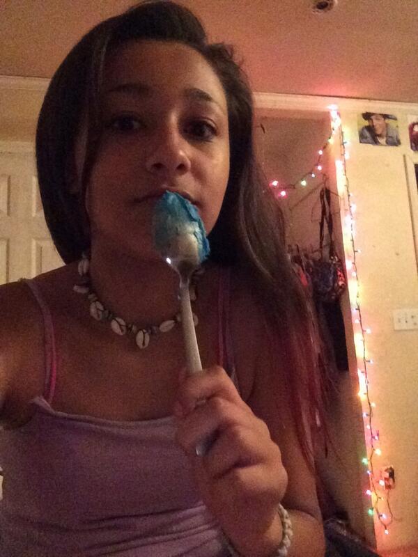 congratsbritt's tweet photo. Selfie http://t.co/F61EeakLM3