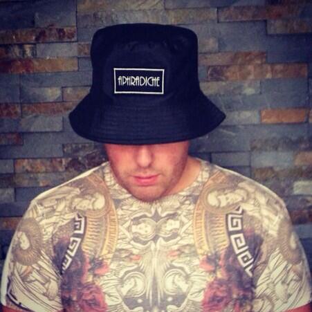 AphradicheClothing™ tweet media