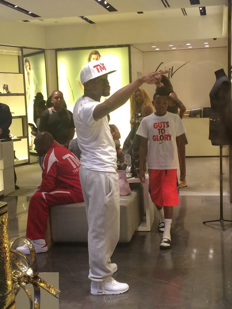 Floyd Mayweather and his bird bath 13 Page 31 Lipstick Alley