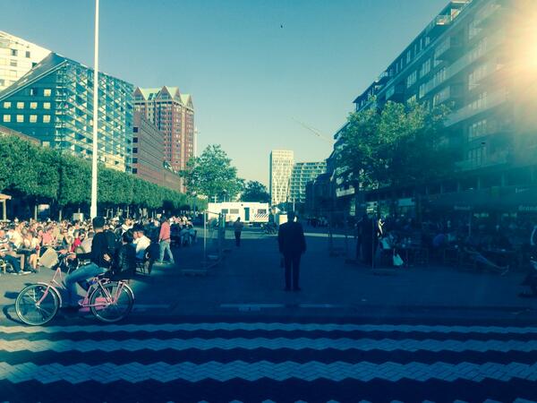 Tijdens de #Vigor actie op de Binnenrotte grote hoeveelheid geld, drugs, vuurwapen en een auto in beslag genomen. ^FR