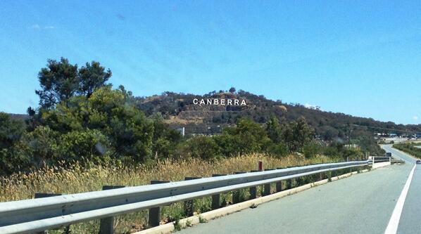 TimYowie's tweet image. Proposal 4 a Hollywood-style sign in #Canberra is gathering support.. bit.ly/1meeUyj @canberratimes