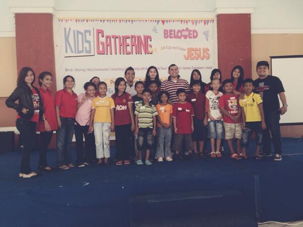 "<a href="/marinaaudrey1/">marina hutabarat</a>: Sesi foto <a href="/Beloved_Kids/">Beloved Kids</a> Gathering Makassar dengan Ps.<a href="/AlexanderJuntak/">Alex Simanjuntak</a> " dibetkati Ps. AlexanderJuntak