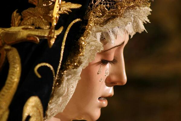Buenos días cofrades! Comenzamos con la Valiente de Sevilla.