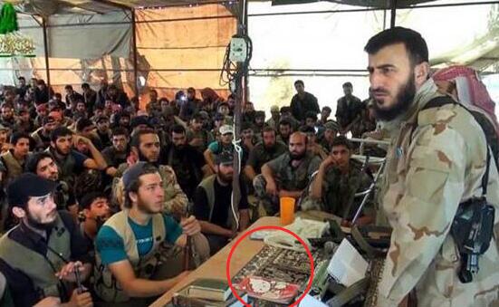 Il prêche le djihad avec un cahier Hello Kitty #obs #syrie observers.france24.com/fr/content/201…