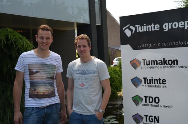 FritsSchabbink's tweet photo. #TDOTuinte collega's Kelvin &amp; Bart hebben bij @Stodt het diploma "allround machinebouwer mechatronica" niv.4 behaald. http://t.co/XvkQIF6aks