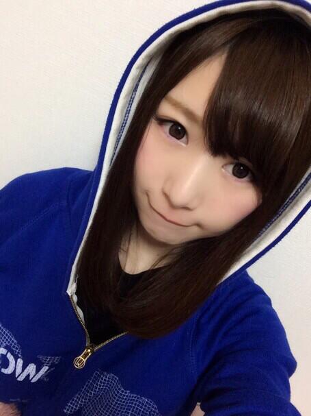 八木 咲音里 Knuonew パーカー女子部さん Hoodiegirl Uk ってアカウント見つけて かわいいっ ってなったから便乗 W 一枚目は今日のさおちゅ 二枚目はuverworld Crewの証のパーカー パーカー女子部 Http T Co Rwfjjii1nh Twitter