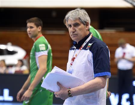 #Buglaria <a href="/BVF_Volleyball/">Bulgaria Volleyball </a> face final #FIVBWorldLeague matches without head coach Camillo Placi fivb.org/EN/volleyball/…