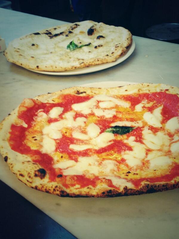 Da_Michele_'s tweet photo. Iniziamo questa giornata con le nostre prime due pizze! Veniteci a trovare! http://t.co/Ee8vbDEW3h