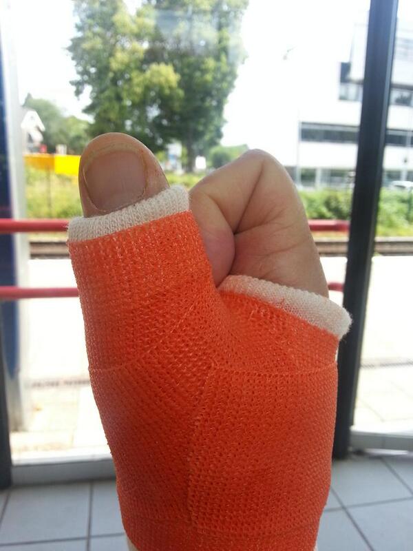 20kamper's tweet photo. Thumbs up voor Nederland! #nedcri http://t.co/apMFHQOF1u