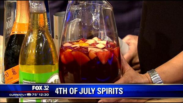 fox32news's tweet photo. FOURTH OF JULY: Donna Grant from the @BARLICORICE mixes up beautiful, and tasty cocktails http://t.co/HpwXHfeAKs http://t.co/uED6RCw19P