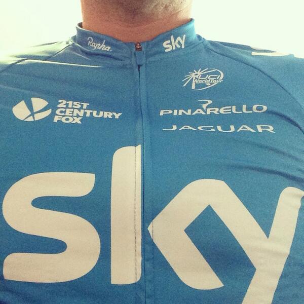 paulebarrett's tweet photo. Rode blue today #tourfever #ridetothetour #sky http://t.co/wG4X9IuY0w