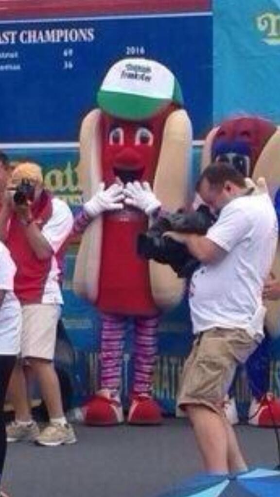 Embedded image permalink