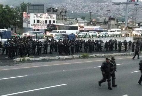 [Último reporte] Repliegan a manifestantes en la Ignacio Zaragoza mile.io/1o79nXH