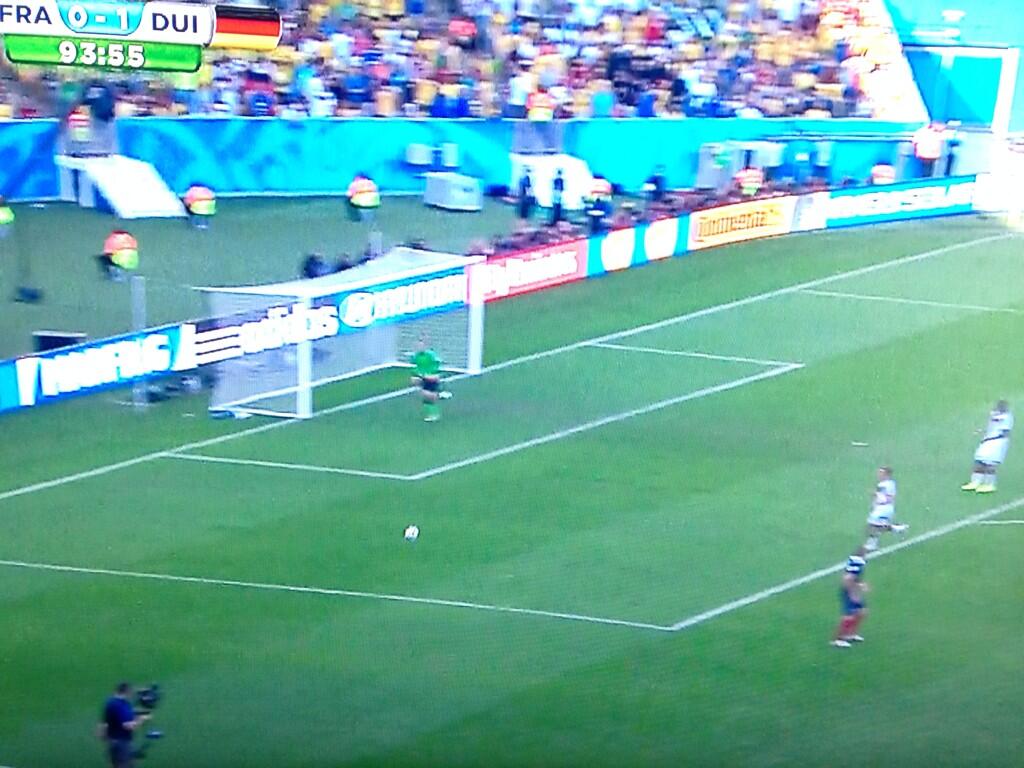 Brt_UF1CIAAxwBc.jpg:large