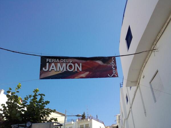chisyelamos's tweet photo. Unas horas y... #feriadeljamon #jamon #seron #jamonseron2014 http://t.co/aEr2q8m7UE