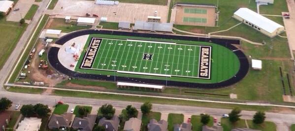 texomabroadcast's tweet image. Have a look at the new turf for Henrietta !!! @TXHS_Sports @texashsfootball