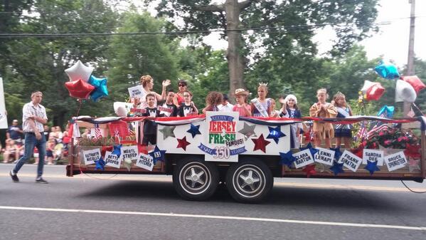 ChristyFox1211's tweet photo. #wenonah4th http://t.co/625rYnhR8g