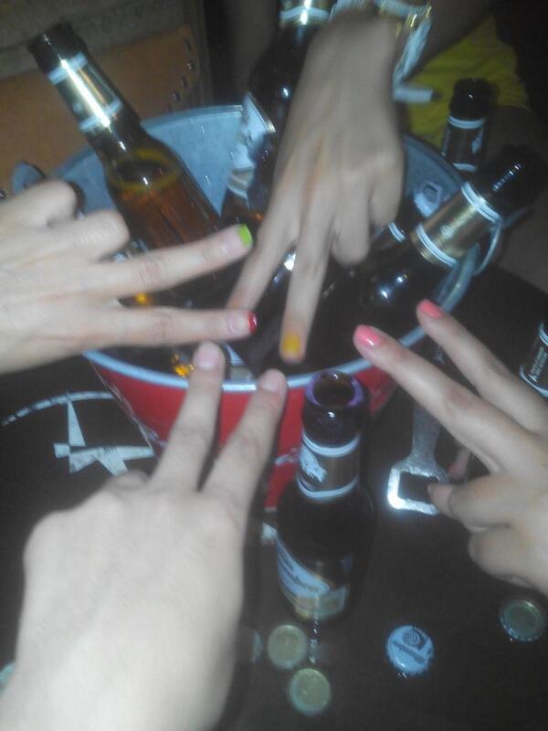 23MariaRuiz's tweet photo. Tirando de colmena con muy buena compañia http://t.co/UKrrcXTlOV