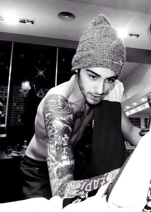 SecretLifeRP's tweet image. Griffin White | FC: Zayn Malik | Brother to Joseph. | Secret; He has sex to make depression go away.