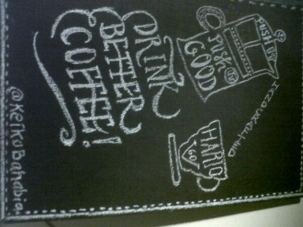 Je l'adore... :) "<a href="/kutubocah/">orang biasa</a>: kelar..siap mejeng nemplok tembok "