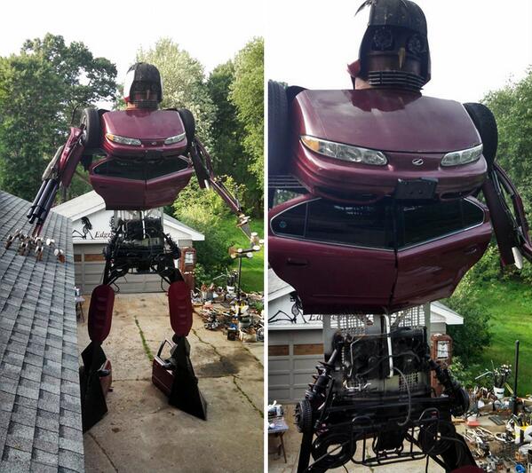 designboom's tweet image. george edgren of wisconsin 'hardwire's 23' tall oldsmobile alero transformer #usa #sculpture designboom.com/technology/wis…
