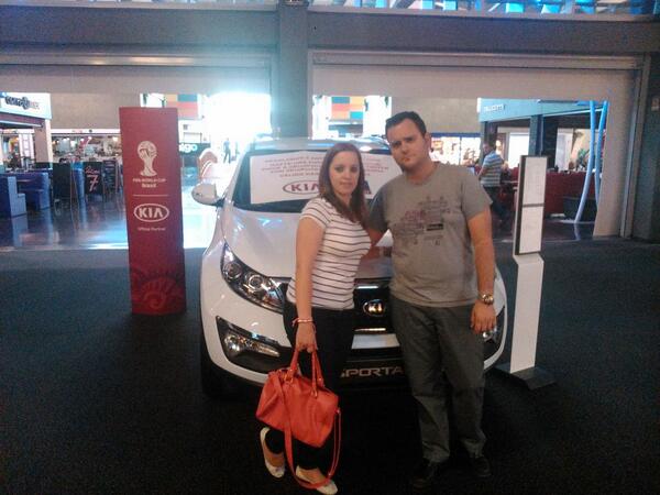 josemanuelbayo's tweet photo. @KiaGranada hemos estado en #kiakinepolis y nos queremos llevar las entradas mas cena y el coche. http://t.co/FwuOB3Emyb