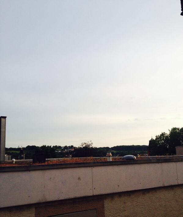 morgenRegen's tweet photo. Wäre doch ein gutes Dach, oder?  @Pauli_Immig @HendrikJaich http://t.co/QfuTXmdZWl