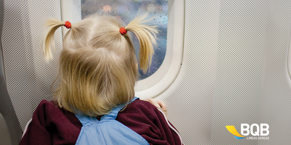 buquebus_cl's tweet photo. Mirar por la ventana del avión y sentir la emoción de descubrir lo que te espera. http://t.co/NoSQP2jvNk
