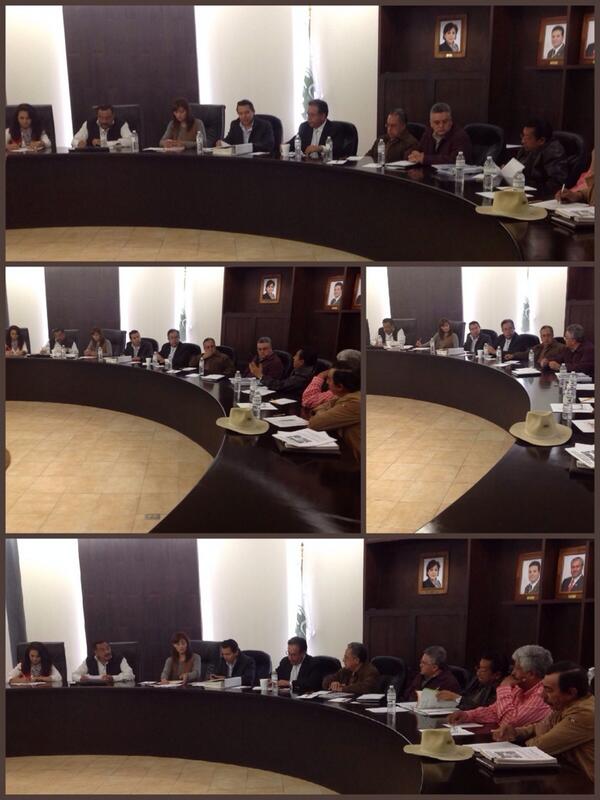 strabajohgo's tweet photo. Participamos en Reunión de Trabajo donde coordinamos estrategias p/ apoyar a los Industriales de #Apan @CCEHidalgo http://t.co/iDz6Md8ScV