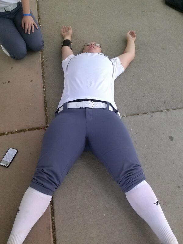 elysiawebbb's tweet photo. Just your everyday crime fighter solving the mystery. http://t.co/RzveIelMNm