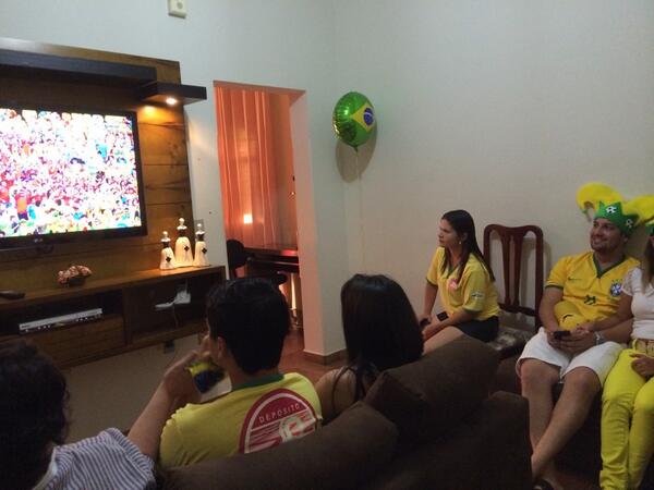Temperrr's tweet photo. ITS REAL OUT HERE #BRASIL http://t.co/JvnpNTgbOX