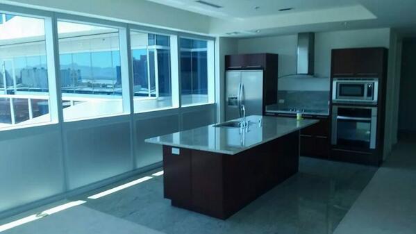 tweetmesogood's tweet image. Had a blast in Vegas! @rexalynnwalberg showed us some great spots!  #GoliathCompany #NewVegasLiving #TopNotchRealtor