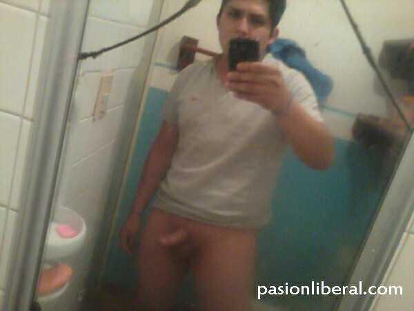 Singledotado's tweet photo. @BurbujitosCint hola chicos les gustaria salir a divertirnos y portarnos mal hoy o mañana yo single queretano me ag http://t.co/YJzTbraUus