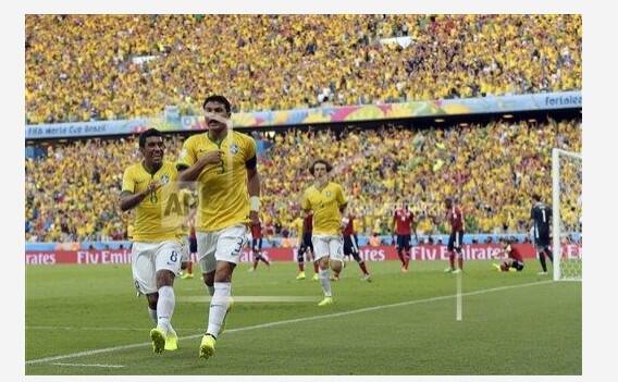 manufernandezap's tweet image. Thiago Silva reacts after scoring his opening goal against Colombia #Brasil2014 #FifaWorldCup