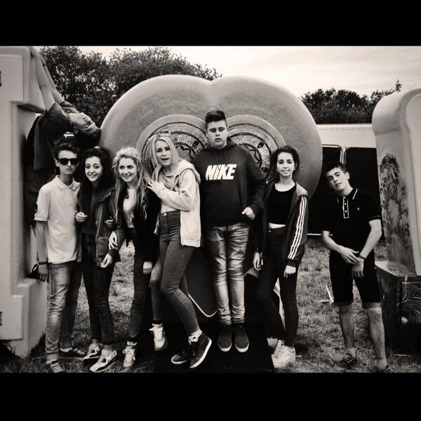Emjem99's tweet photo. Wanna go back to the festival😒
Main ones💁 http://t.co/54BkRr4UkO