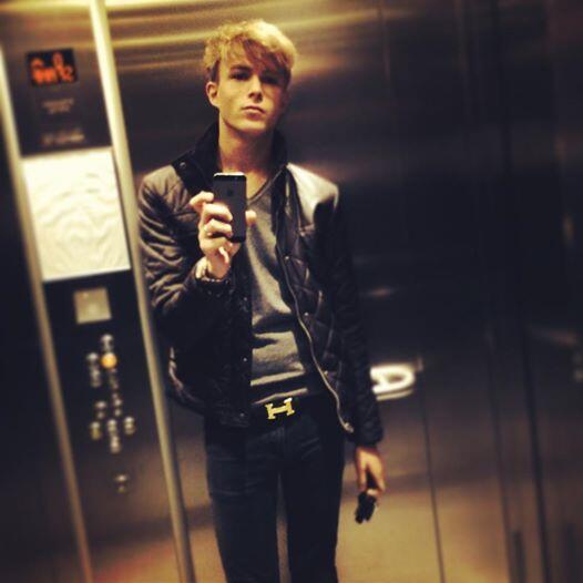 KobayashiMilo's tweet photo. #RandomSelfie http://t.co/AF0nFbvJXf