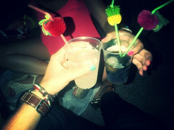 julia_jgomez's tweet photo. Fin de semana prolongado @i_pecharroman @PalomaPallas http://t.co/ggisJHQlow
