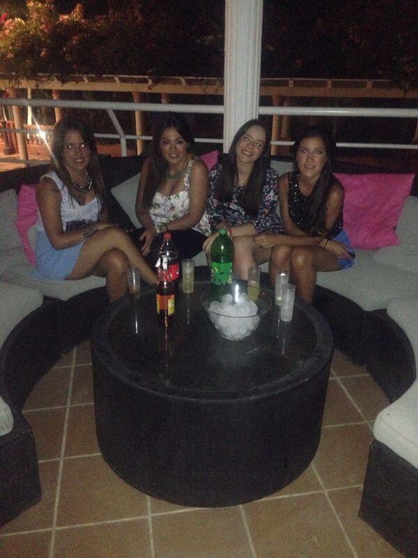 ChicaOlavarria's tweet photo. Disfrutando a sorbitos la luna llena. http://t.co/lJBabP89P8