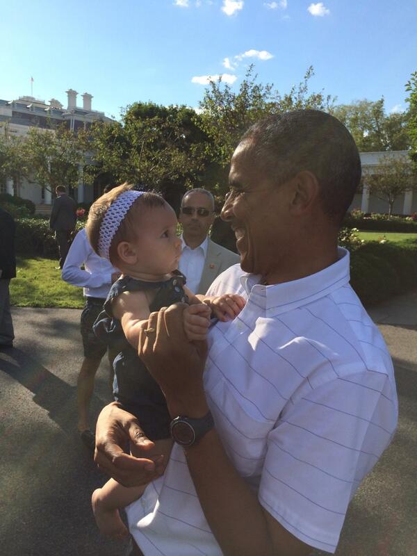 CrossFitPAX's tweet photo. "She's adorable!  She looks like her mom!"  Sick burn, Mr. President, sick burn. #POTUS #murica http://t.co/OdtbNOlgV3