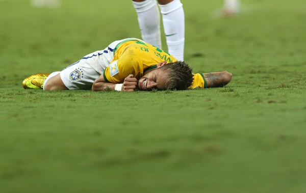 FOXSoccer's tweet photo. #BRA star Neymar ruled out for rest of #WorldCup after fracturing vertebra against #COL. http://t.co/PEtY6r7ihY http://t.co/GiZYELfv0T