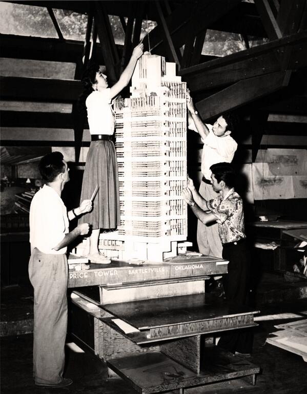 nika_gm's tweet image. Recuerda:&quot;...dedicación, trabajo duro y una devoción constante hacia las cosas que quieres que ocurran&quot; #LloydWright