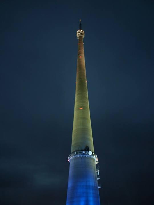 RickTaylforth's tweet photo. @KirkleesEvents #lightthemast http://t.co/W1zYF8WGCf
