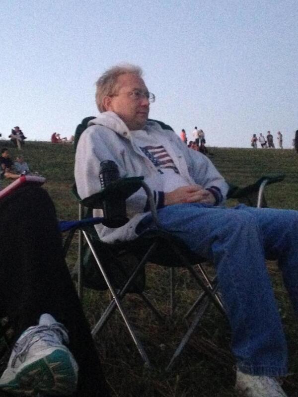 StuMarkham's tweet photo. Waiting for #NewarkDE fireworks to start. http://t.co/DX8sb5RpdB
