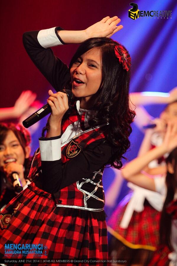 EMCreaPro's tweet photo. @Rachel_JKT48 😆 http://t.co/0TSfNb08lI